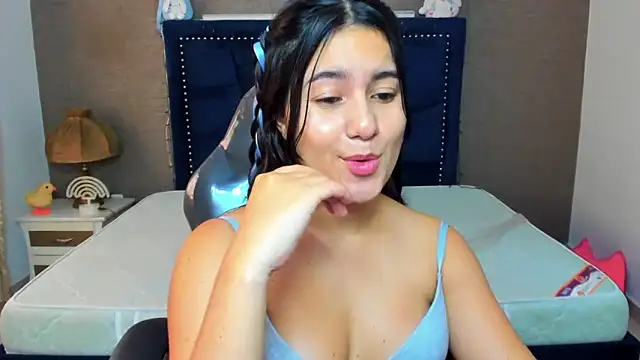 Snapshot of MaiteFlores chatting on May 5, 2026, 2:25 pm MaiteFlores online show from May 5, 2026, 2:25 pm