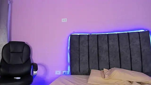 AbbySmiitth  online show from January 11, 2025, 12:07 pm