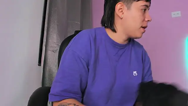 AbbySmiitth  online show from January 13, 2025, 3:15 pm