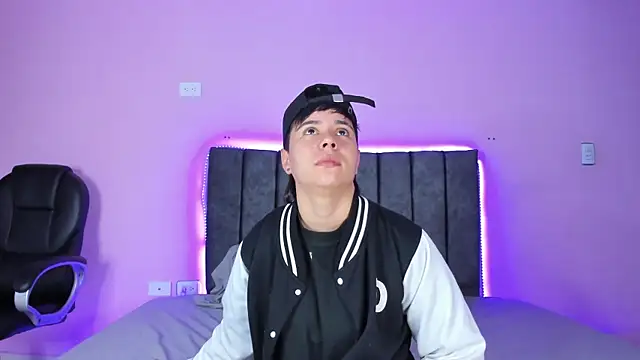 AbbySmiitth  online show from January 17, 2025, 12:21 pm