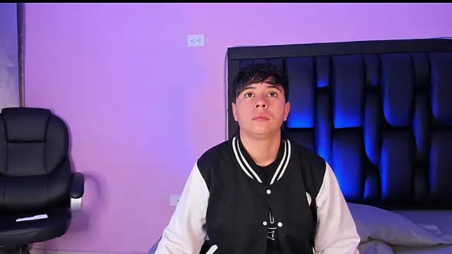 AbbySmiitth  online show from March 1, 2025, 12:23 pm