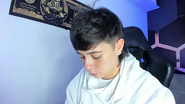 AbbySmiitth  online show from September 16, 2025, 7:04 pm