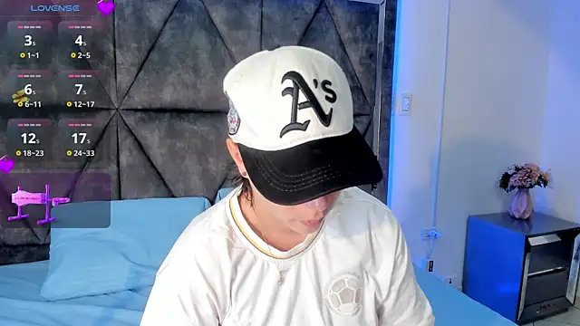 Snapshot of AbbySmiitth_ chatting on June 19, 2026, 9:29 pm AbbySmiitth online show from June 19, 2026, 9:29 pm