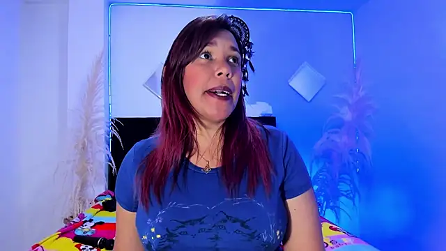 Snapshot of Hannahoney_ chatting on January 24, 2025, 7:07 pm Hannahoney online show from January 24, 2025, 7:07 pm