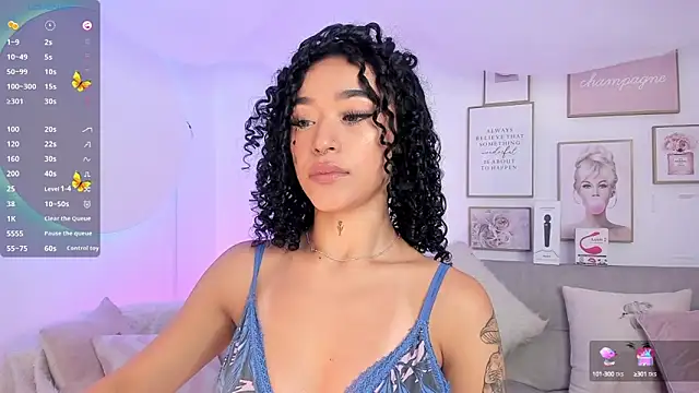 Snapshot of Crystal_Dluna chatting on January 18, 2025, 12:26 pm Crystal Dluna online show from January 18, 2025, 12:26 pm