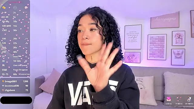 Snapshot of Crystal_Dluna chatting on January 23, 2025, 6:35 pm Crystal Dluna online show from January 23, 2025, 6:35 pm