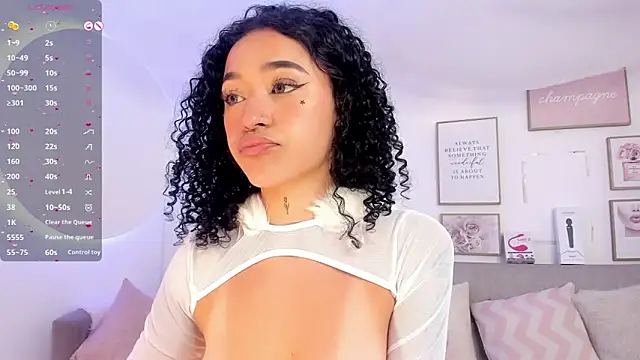 Snapshot of Crystal_Dluna chatting on January 29, 2025, 12:24 pm Crystal Dluna online show from January 29, 2025, 12:24 pm