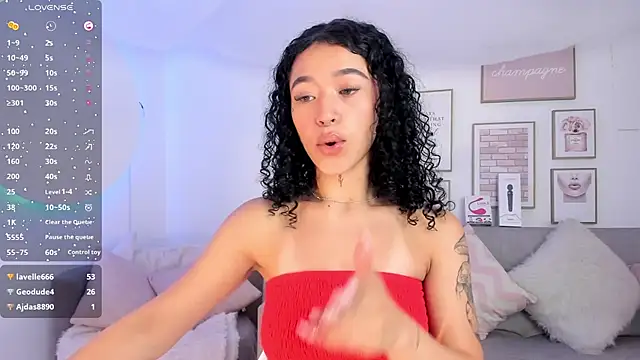 Snapshot of Crystal_Dluna chatting on January 31, 2025, 12:29 pm Crystal Dluna online show from January 31, 2025, 12:29 pm