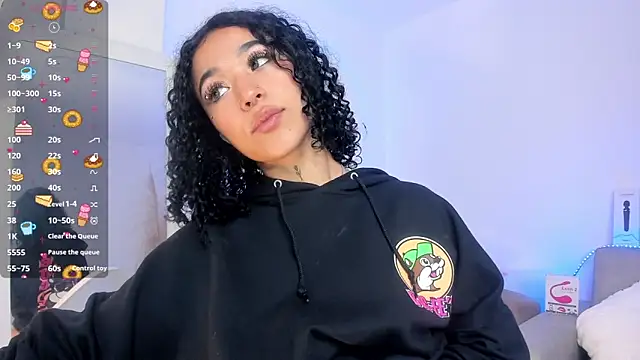 Snapshot of Crystal_Dluna chatting on February 5, 2025, 12:38 pm Crystal Dluna online show from February 5, 2025, 12:38 pm