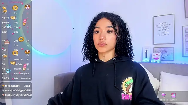 Snapshot of Crystal_Dluna chatting on February 5, 2025, 3:52 pm Crystal Dluna online show from February 5, 2025, 3:52 pm