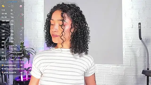 Snapshot of Crystal_Dluna chatting on March 7, 2025, 3:49 pm Crystal Dluna online show from March 7, 2025, 3:49 pm