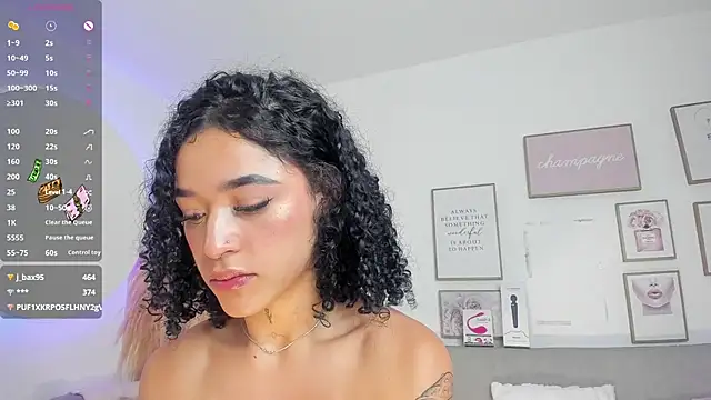 Snapshot of Crystal_Dluna chatting on March 20, 2025, 6:42 pm Crystal Dluna online show from March 20, 2025, 6:42 pm