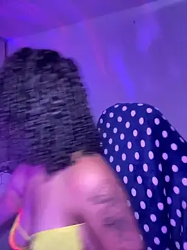 Snapshot of Crystal_Dluna chatting on September 8, 2025, 6:18 pm Crystal Dluna online show from September 8, 2025, 6:18 pm