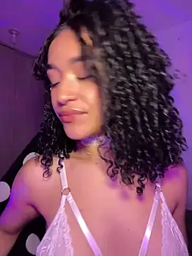 Snapshot of Crystal_Dluna chatting on September 19, 2025, 4:40 pm Crystal Dluna online show from September 19, 2025, 4:40 pm