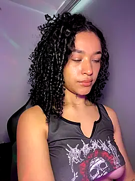 Snapshot of Crystal_Dluna chatting on September 25, 2025, 4:32 pm Crystal Dluna online show from September 25, 2025, 4:32 pm