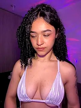 Snapshot of Crystal_Dluna chatting on October 20, 2025, 6:08 pm Crystal Dluna online show from October 20, 2025, 6:08 pm