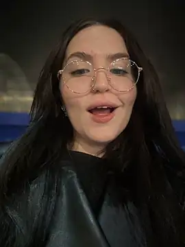 meow girl online show from December 1, 2024, 7:47 pm