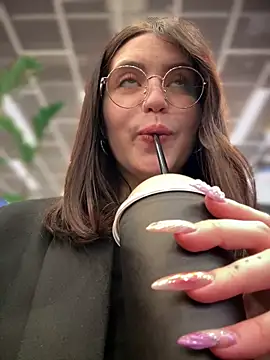 Snapshot of meow_girl chatting on October 9, 2025, 10:57 am meow girl online show from October 9, 2025, 10:57 am