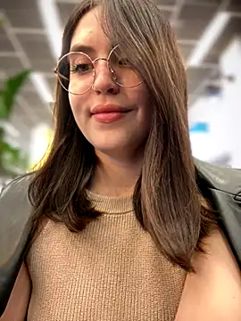 Snapshot of meow_girl chatting on October 14, 2025, 11:11 am meow girl online show from October 14, 2025, 11:11 am