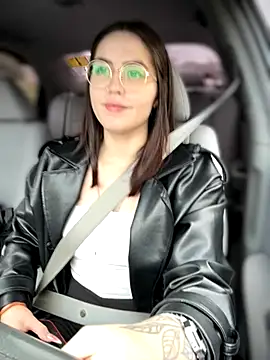 Snapshot of meow_girl chatting on October 15, 2025, 9:42 am meow girl online show from October 15, 2025, 9:42 am