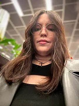 meow girl online show from December 16, 2025, 9:58 am