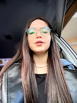 Snapshot of meow_girl chatting on April 13, 2026, 12:21 pm meow girl online show from April 13, 2026, 12:21 pm