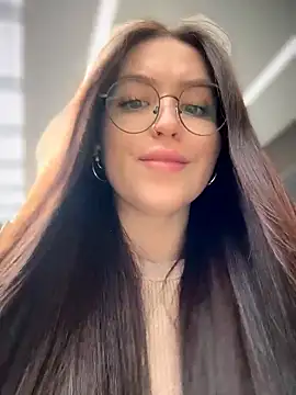 Snapshot of meow_girl chatting on April 18, 2026, 11:47 am meow girl online show from April 18, 2026, 11:47 am