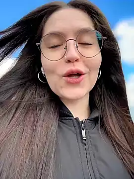 Snapshot of meow_girl chatting on April 23, 2026, 8:24 am meow girl online show from April 23, 2026, 8:24 am