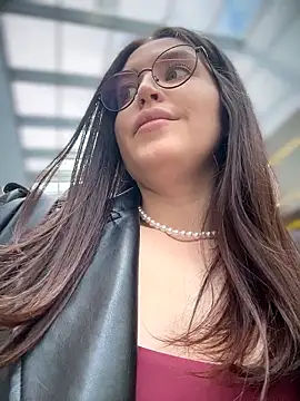 Snapshot of meow_girl chatting on May 1, 2026, 10:53 am meow girl online show from May 1, 2026, 10:53 am