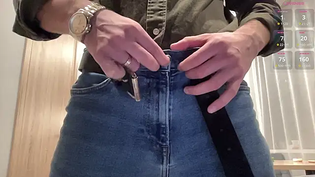 Snapshot of cute_mark chatting on October 21, 2025, 3:18 am cute mark online show from October 21, 2025, 3:18 am