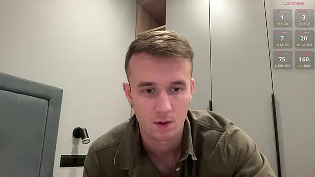 Snapshot of cute_mark chatting on October 28, 2025, 5:15 pm cute mark online show from October 28, 2025, 5:15 pm