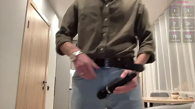 cute mark online show from November 9, 2025, 6:39 pm