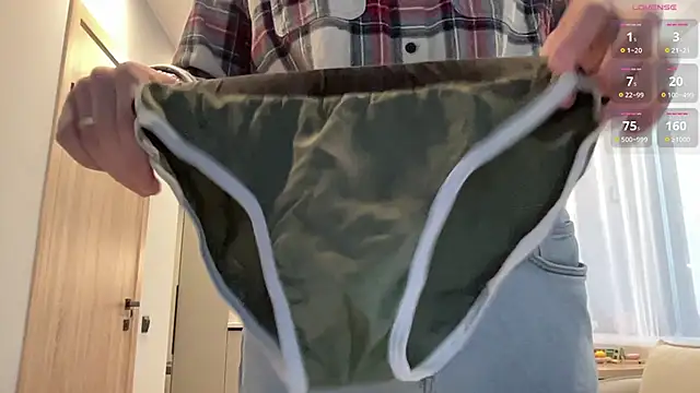 cute mark online show from December 5, 2025, 7:06 am