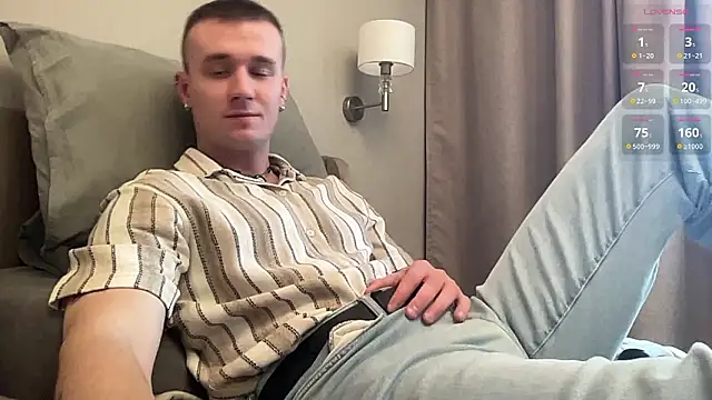 Snapshot of cute_mark chatting on March 1, 2026, 9:44 am cute mark online show from March 1, 2026, 9:44 am