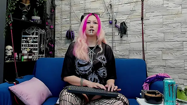 CruelMistress online show from December 18, 2024, 2:10 am