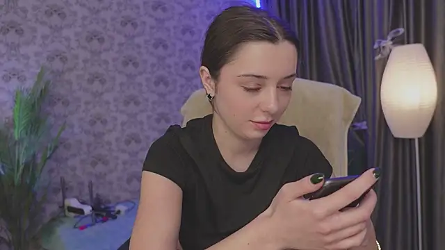 Snapshot of DinaCandy chatting on January 4, 2025, 2:25 pm DinaCandy online show from January 4, 2025, 2:25 pm