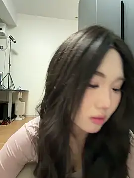 xyebobs online show from May 5, 2026, 2:03 pm