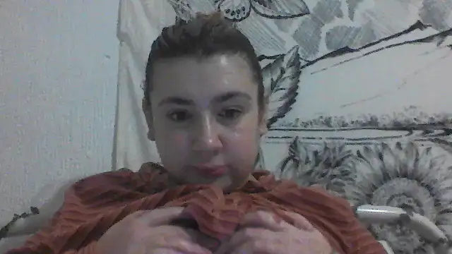 CamilaCherryX online show from February 2, 2026, 8:18 pm