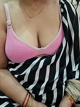 Snapshot of milf-kaira chatting on December 23, 2025, 3:59 am milf-kaira online show from December 23, 2025, 3:59 am