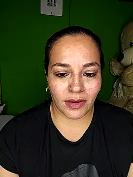 Snapshot of emily_sweet13 chatting on April 7, 2026, 2:34 am emily sweet13 online show from April 7, 2026, 2:34 am