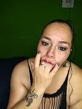 Snapshot of emily_sweet13 chatting on July 3, 2026, 4:35 pm emily sweet13 online show from July 3, 2026, 4:35 pm