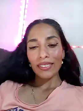 chloewildd  online show from November 8, 2025, 11:47 pm