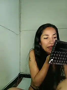 chloewildd  online show from March 14, 2026, 10:15 pm