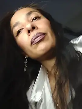 chloewildd  online show from July 23, 2026, 11:24 pm