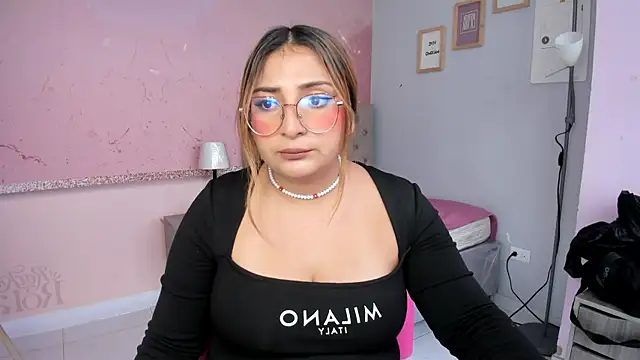 julieta baron online show from November 3, 2025, 3:24 pm