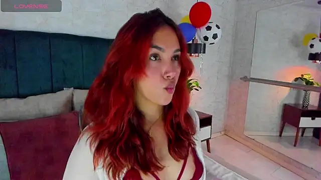 AdeleAndersonn online show from June 19, 2026, 5:06 pm