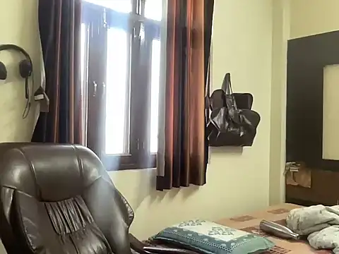 yourhero3466 online show from March 21, 2026, 11:15 am