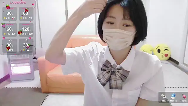 minamina1221 online show from November 22, 2025, 10:31 pm