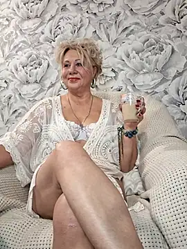 Snapshot of PALETT chatting on November 7, 2025, 1:33 pm PALETT online show from November 7, 2025, 1:33 pm