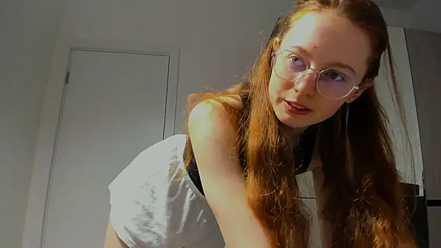 Snapshot of Fire_Luna chatting on February 10, 2025, 9:58 am Fire Luna online show from February 10, 2025, 9:58 am